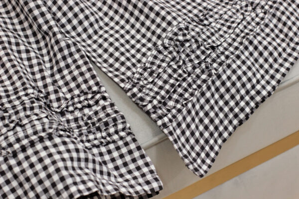 Set đồ mặc nhà nữ tính, thoải mái - Áo thun họa tiết & quần caro ống rộng - Hình ảnh 3