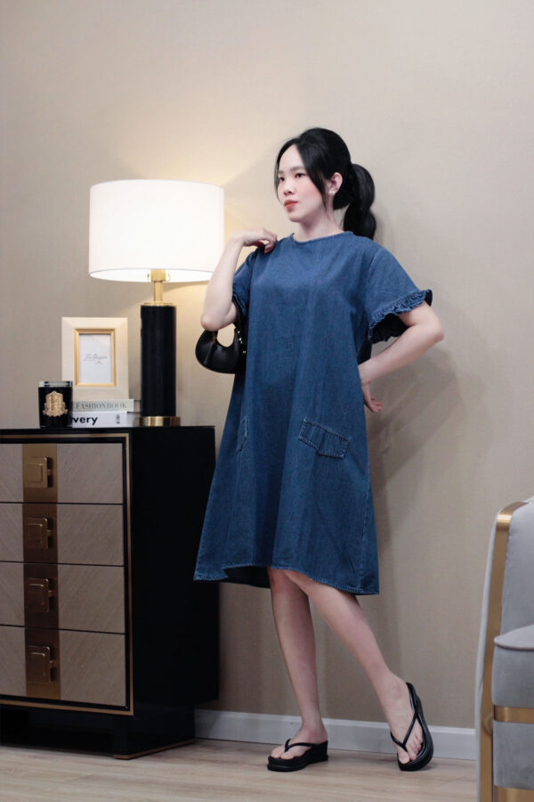 Váy suông denim túi hộp phong cách trẻ trung năng động - Mẫu váy nữ đẹp, dễ mặc, phù hợp mặc đi làm, đi chơi, du lịch - Hình ảnh 8