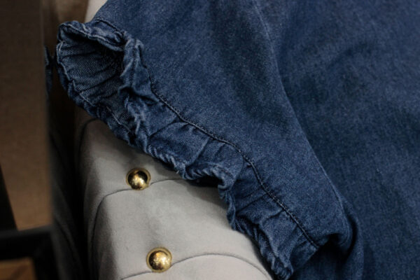 Váy suông denim túi hộp phong cách trẻ trung năng động - Mẫu váy nữ đẹp, dễ mặc, phù hợp mặc đi làm, đi chơi, du lịch - Hình ảnh 3