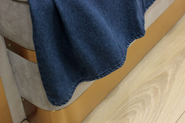 Váy suông denim túi hộp phong cách trẻ trung năng động - Mẫu váy nữ đẹp, dễ mặc, phù hợp mặc đi làm, đi chơi, du lịch - Hình ảnh 4