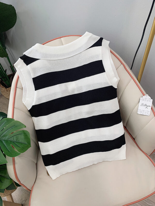Áo Len Cổ Đức Sọc Ngang Sát Nách Thanh Lịch - Phong Cách Thời Trang Hiện Đại - Hình ảnh 4
