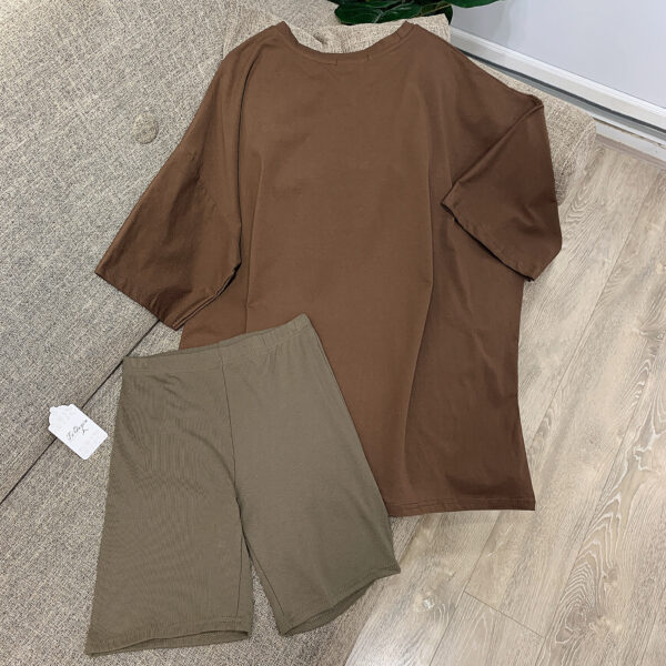 Set Áo Thun Cổ Tròn In Hình Tay Lỡ & Quần Short Legging Lưng Thun - Hình ảnh 3