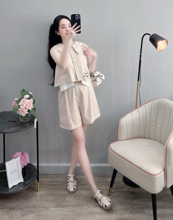 Set Áo Croptop Cổ Sen Quần Short - Thiết Kế Thanh Lịch, Chất Liệu Thô Thoáng Mát - Hình ảnh 5
