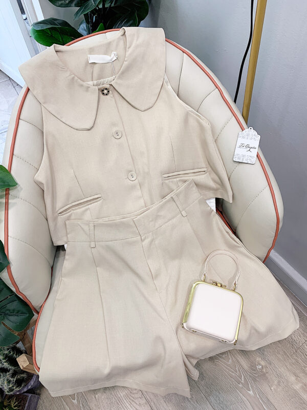 Set Áo Croptop Cổ Sen Quần Short - Thiết Kế Thanh Lịch, Chất Liệu Thô Thoáng Mát - Hình ảnh 3