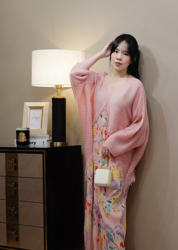 Váy Midi Hoa Lụa Dập Ly Phối Tua Rua Tay Lỡ - Ảnh 4