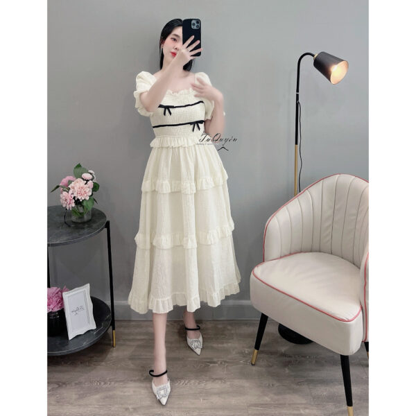 Váy Midi Cổ Vuông Chun Ngực Đính Nơ Xếp Tầng Tay Ngắn Phồng Bo Chun - Ảnh 5
