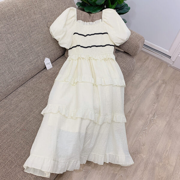 Váy Midi Cổ Vuông Chun Ngực Đính Nơ Xếp Tầng Tay Ngắn Phồng Bo Chun - Ảnh 3