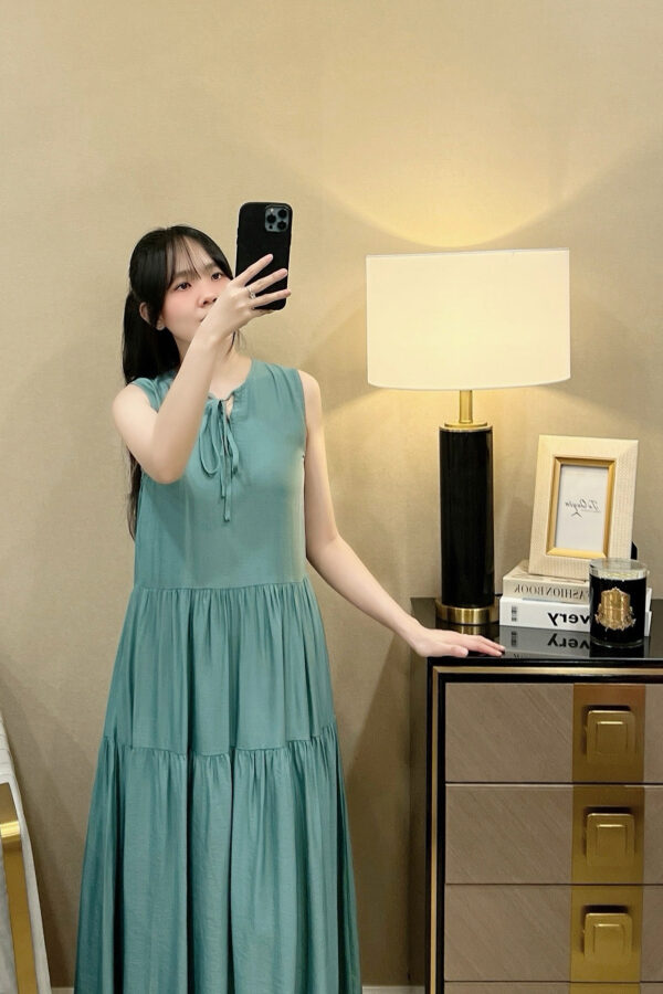 Váy Midi Voan Cổ Tròn Cột Nơ Chiết Eo Xếp Tầng Sát Nách Chun - Ảnh 5
