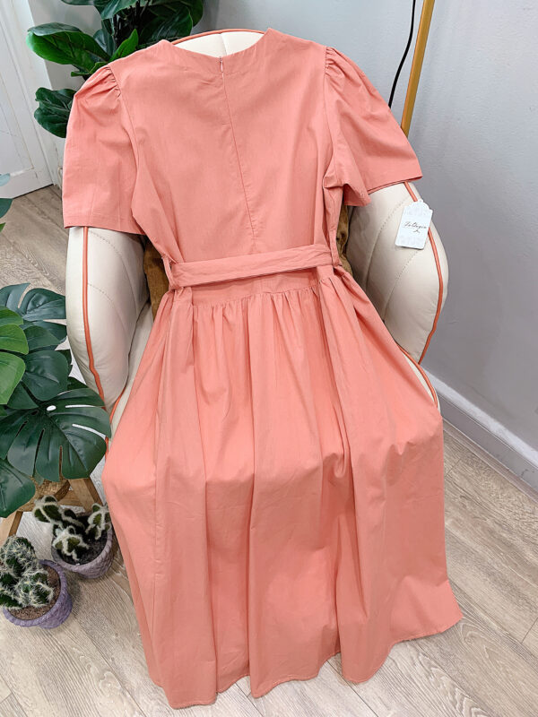 Váy Midi Cổ Tròn Xếp Ly Ngực Khóa Kéo Sau Có Lót Tay Ngắn - Hình ảnh 2