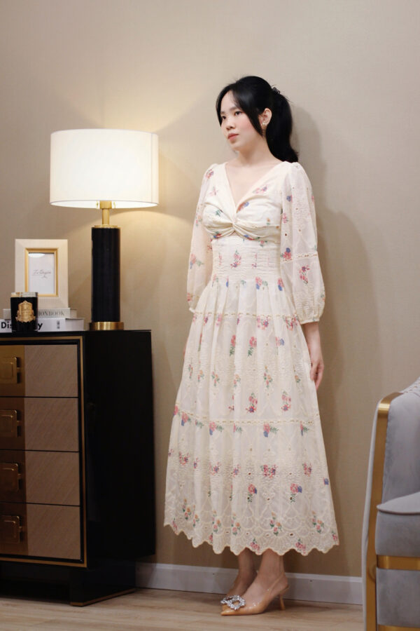 Váy Midi Voan Thêu Hoa Cổ Tim Xoắn Ngực Chiết Eo Tay Lỡ Bo Chun Có Lót - Thiết Kế Thanh Lịch, Phù Hợp Đi Tiệc, Đi Chơi, Du Lịch