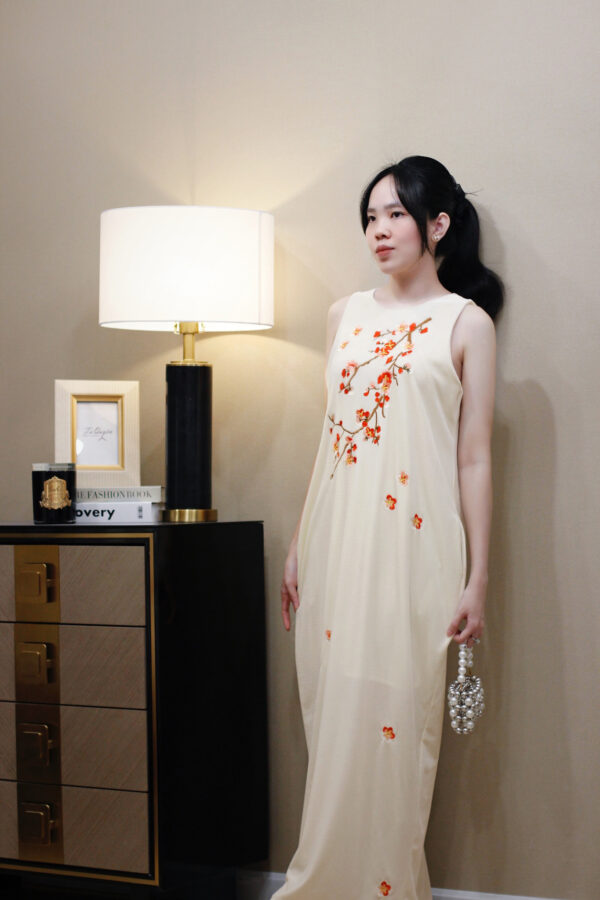 Váy Midi Nhung Cổ Tròn Thêu Hoa 2 Túi Bên Sát Nách - Hình ảnh 11