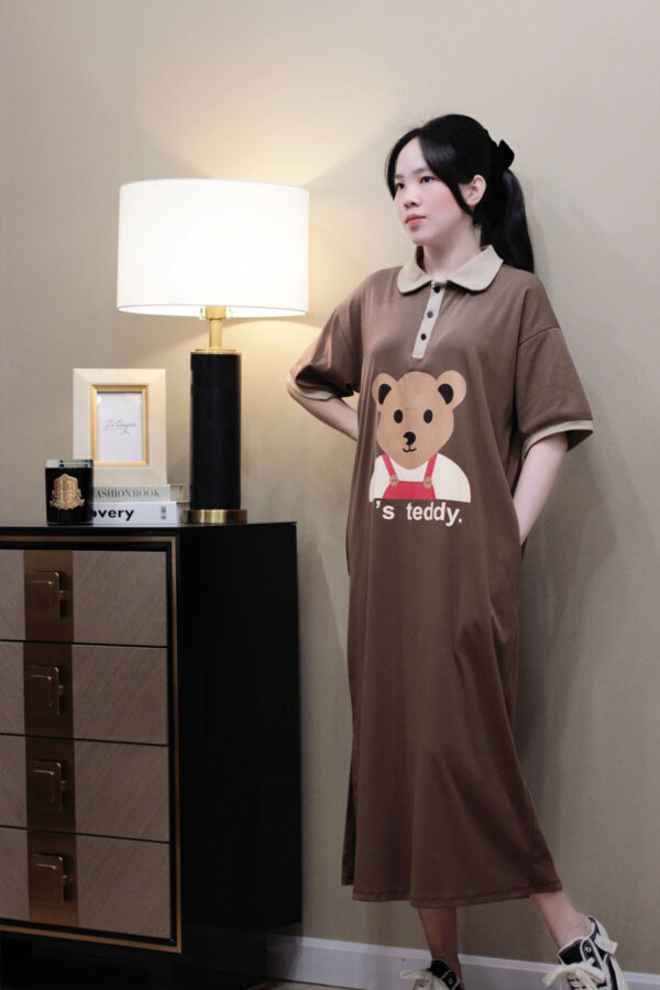 Váy Midi Thun Cổ Bẻ In Hình Gấu - Phong Cách Daily, Đi Chơi - Thiết Kế Tay Ngắn, 2 Túi Bên Tiện Lợi - Hình ảnh 18