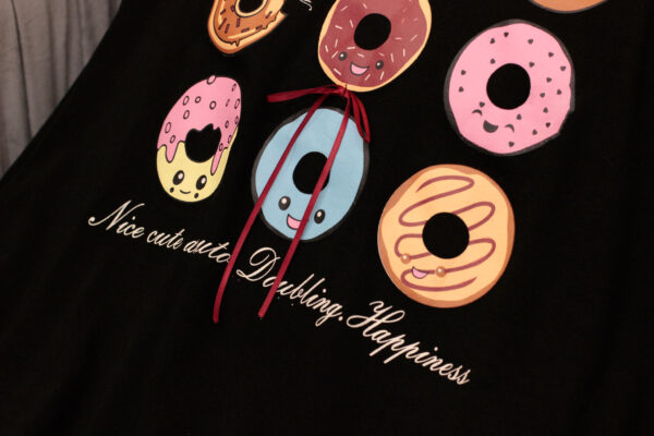 Váy Midi Thun Cổ Tròn Họa Tiết Donuts - Phong Cách Năng Động, Thoải Mái - Hình ảnh 3