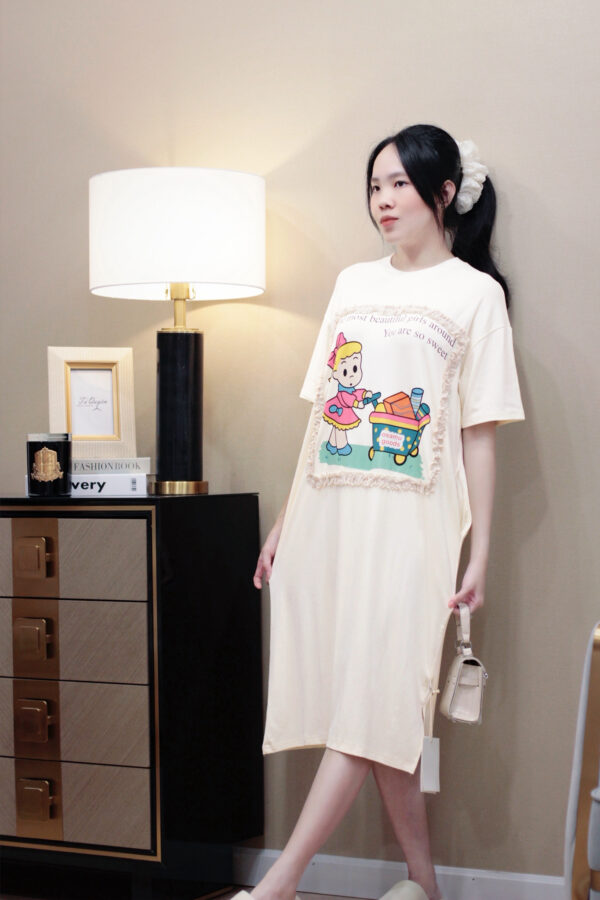 Váy Midi Thun Cổ Tròn Hình Bé Gái Túi 2 Bên Xẻ Tà Tay Ngắn - Ảnh 5
