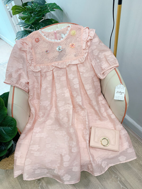 Váy suông cổ tròn ren đính hoa tay ngắn bo - Ảnh 2