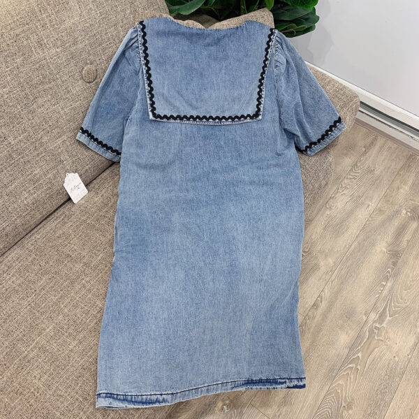 VÁY SUÔNG JEAN CỔ VUÔNG PHỐI VIỀN NÚT NGỰC, Váy Jean Lửng Tay Ngắn Phong Cách Daily - Ảnh 3
