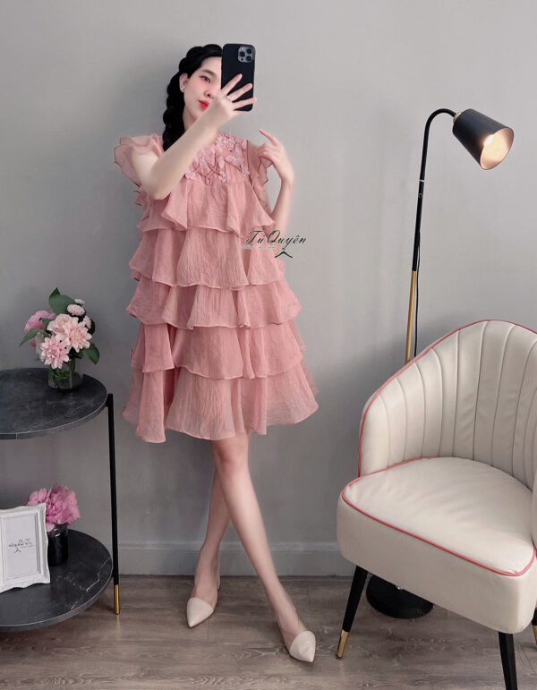 Váy suông cổ tròn xếp ly đính hoa xếp 5 tầng có lớp lót sát nách - Ảnh 6