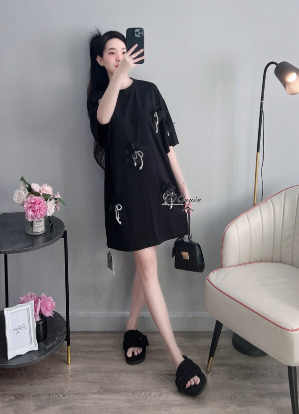 VÁY SUÔNG THUN CỔ TRÒN ĐÍNH NƠ ĐÁ TAY NGẮN - Ảnh 4