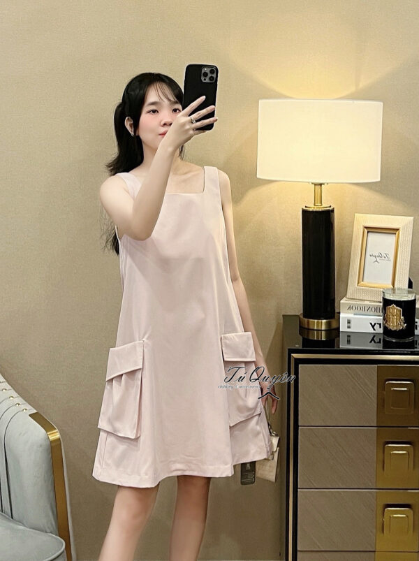Váy suông cổ vuông sát nách phong cách trẻ trung năng động - Hình ảnh 5