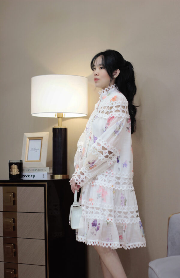 Váy suông voan hoa phối ren cổ cao tay dài - Ảnh 4
