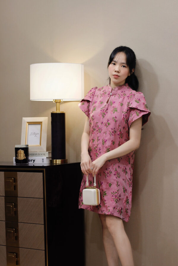 Váy suông cổ tàu thêu hoa - Thiết kế thanh lịch, chất liệu thô thoáng mát - Hình ảnh 4
