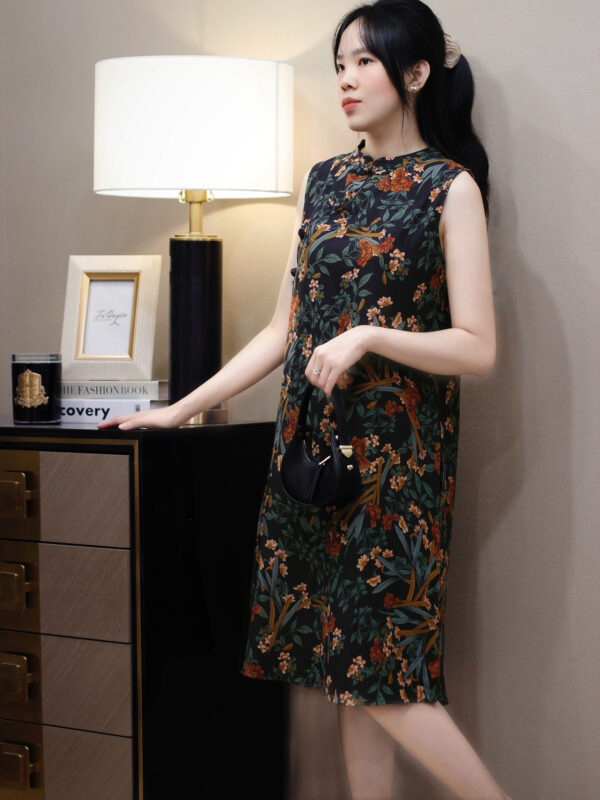 Váy suông hoa lá cổ tàu sát nách - Hình ảnh 3