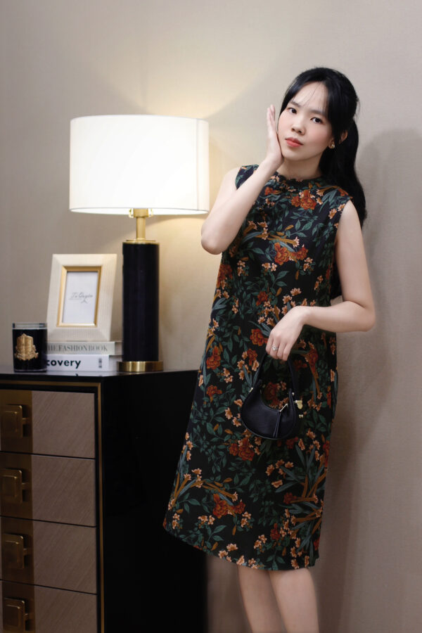 Váy suông hoa lá cổ tàu sát nách - Hình ảnh 4