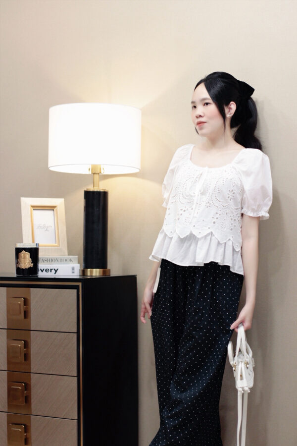 Áo Sơ Mi Nữ Đục Lỗ Cổ Tròn Thắt Nơ Tay Ngắn - Thô, Vừa Vặn, Phong Cách Daily, Đi Chơi, Du Lịch - Hình ảnh 4