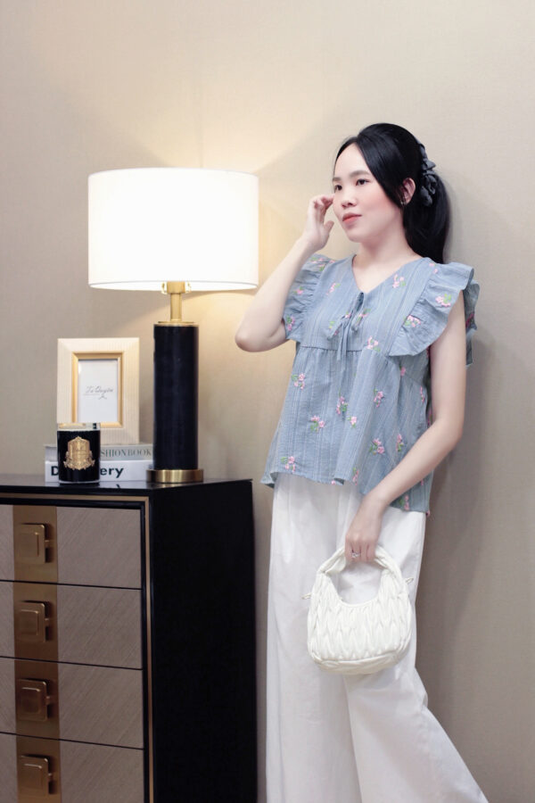 Áo sơ mi nữ thêu hoa cổ tròn cột nơ tay cánh tiên, áo kiểu croptop chất liệu thô thoáng mát đi chơi du lịch - Hình ảnh 5