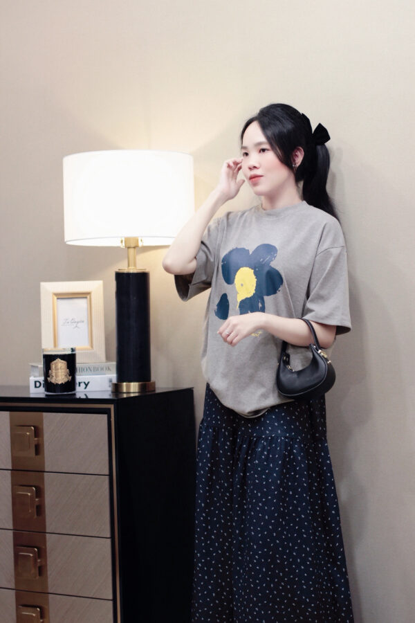 Set Áo Thun Cổ Tròn In Hoa Tay Ngắn và Chân Váy Dài Hoa Nhí Xếp Tầng Lưng Thun - Hình ảnh 6