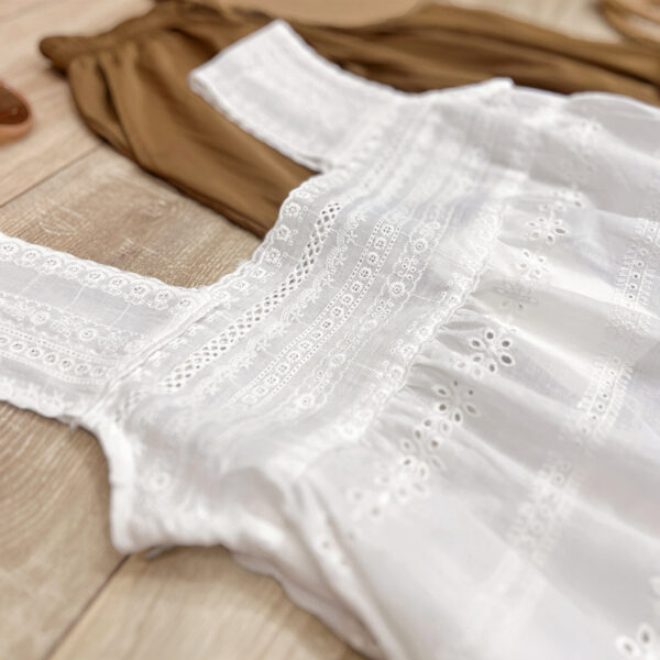 Set Áo Cổ Vuông Đục Lỗ và Quần Dài Lưng Thun Phong Cách | Thời Trang Nữ Đi Chơi Du Lịch - Hình ảnh 3