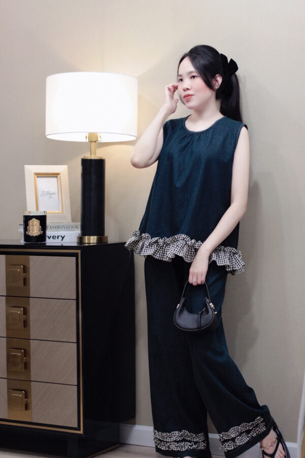 Set Jean Áo Cổ Tròn Sát Nách Quần Suông Dài Bèo Gấu Caro - Hình ảnh 5