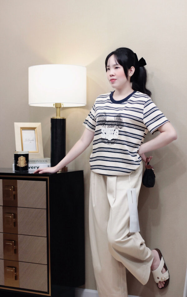 Áo Len Nữ Cổ Tròn Sọc Thêu Hình Tay Ngắn Thời Trang Đi Chơi Du Lịch - Ảnh 5