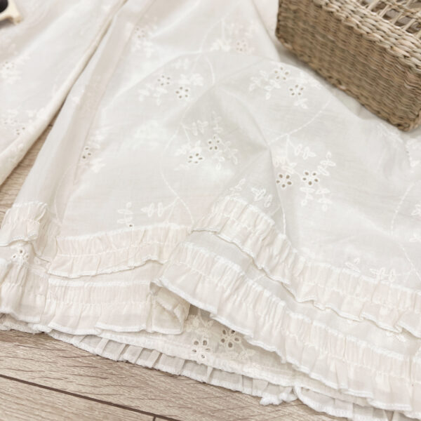 Áo Sơ Mi Nữ Thêu Hoa Cổ Vuông Tay Ngắn Phồng Bo Chun Thanh Lịch - Ảnh 3