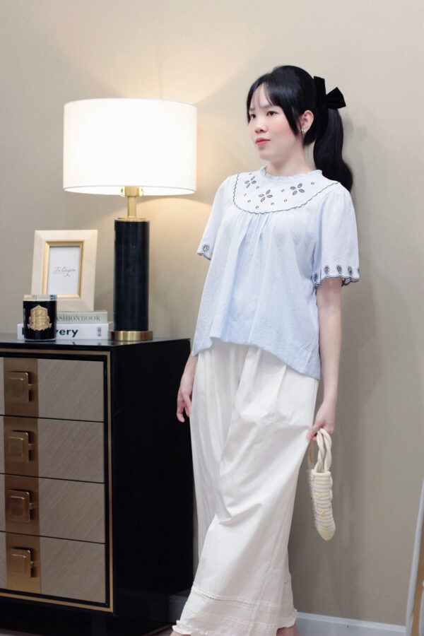 Áo Sơ Mi Kẻ Sọc Cổ Tròn Viền Bèo Tay Ngắn Họa Tiết Viền Đen - Ảnh 4