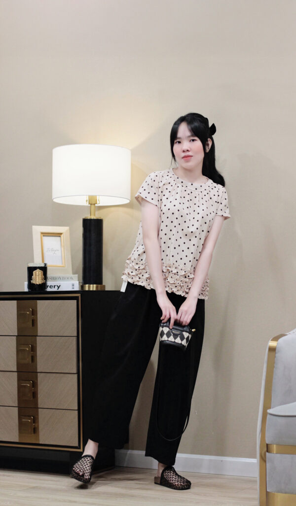 Áo Sơ Mi Chấm Bi Cổ Tròn Phối Bèo Tay Hến Nữ Tính - Thô Mát, Dáng Vừa Vặn - Ảnh 5