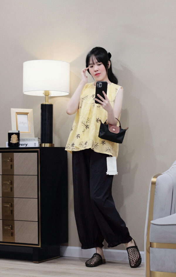 Áo Sơ Mi Kiểu Thêu Hoa Cổ Tròn Viền Ren Sát Nách Lót Thô - Phong Cách Thanh Lịch, Thoáng Mát - Ảnh 6