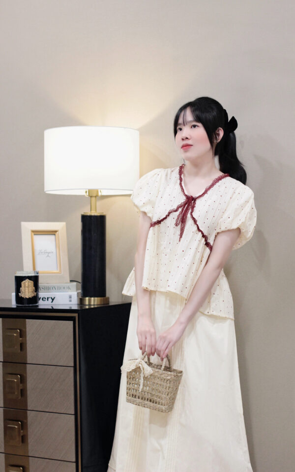 Áo Sơ Mi Nữ Chấm Bi Cổ Tim Viền Ren Tay Phồng Bo Chun Thanh Lịch - Ảnh 8