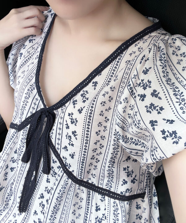 Áo Sơ Mi Hoa Nhí Cổ Tim Viền Ren Tay Ngắn Phồng Bo Chun - Ảnh 6