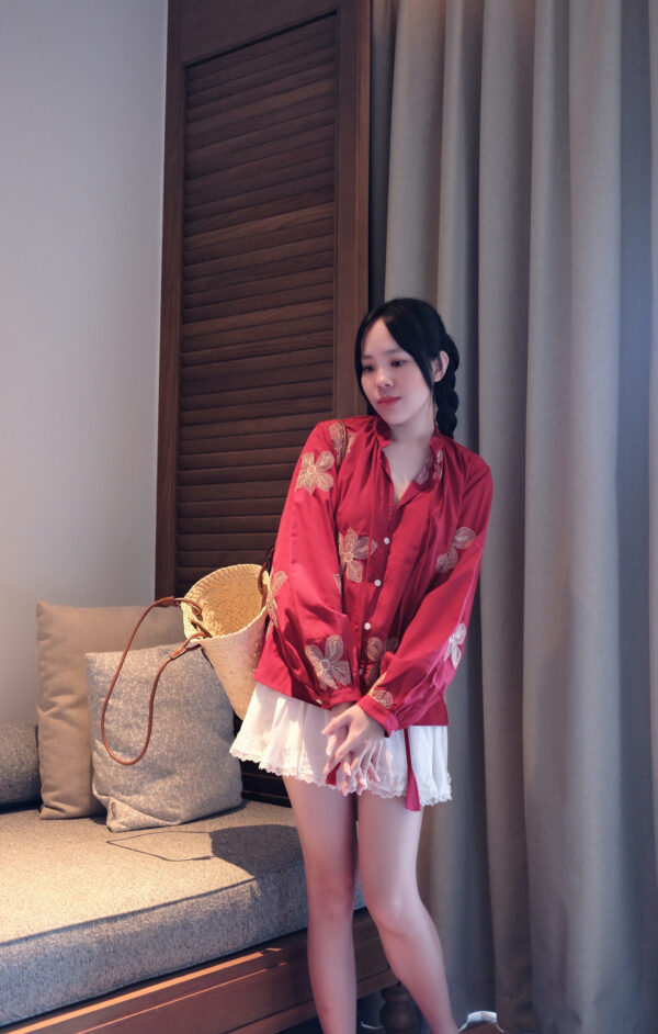 Áo Sơ Mi Cổ Viền Bèo Cột Nơ Thêu Hoa Đính Nút Tay Dài Cài Nút - Ảnh 2