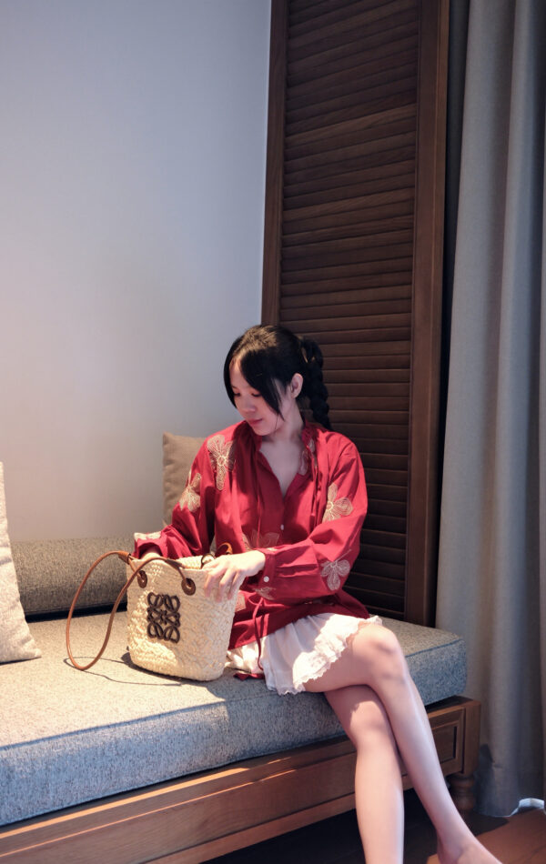 Áo Sơ Mi Cổ Viền Bèo Cột Nơ Thêu Hoa Đính Nút Tay Dài Cài Nút - Ảnh 3