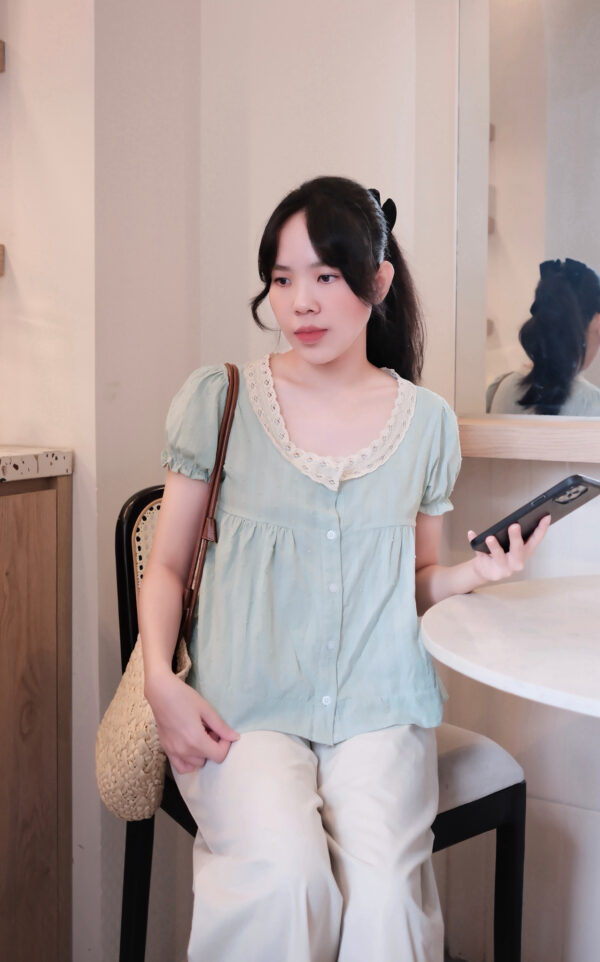 Áo Sơ Mi Kiểu Nữ Cổ Tròn Viền Ren Nút Dọc Tay Ngắn Bo Chun - Ảnh 5