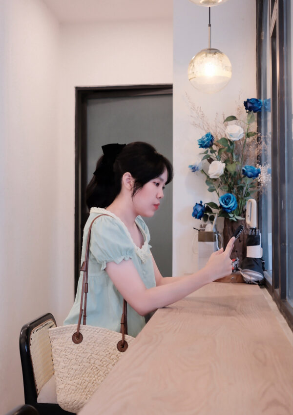 Áo Sơ Mi Kiểu Nữ Cổ Tròn Viền Ren Nút Dọc Tay Ngắn Bo Chun - Ảnh 6