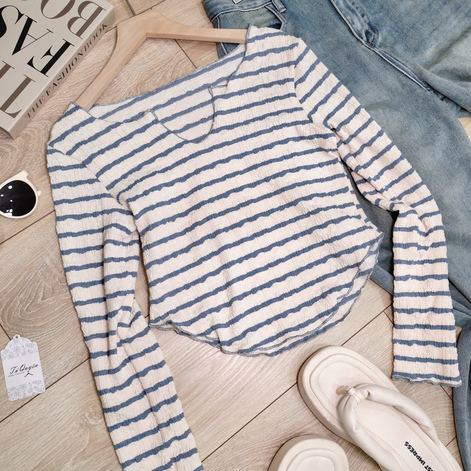 Áo Croptop Len Tay Dài Kẻ Ngang Cổ Chữ V - Phong Cách Thời Trang Năng Động - Ảnh 3