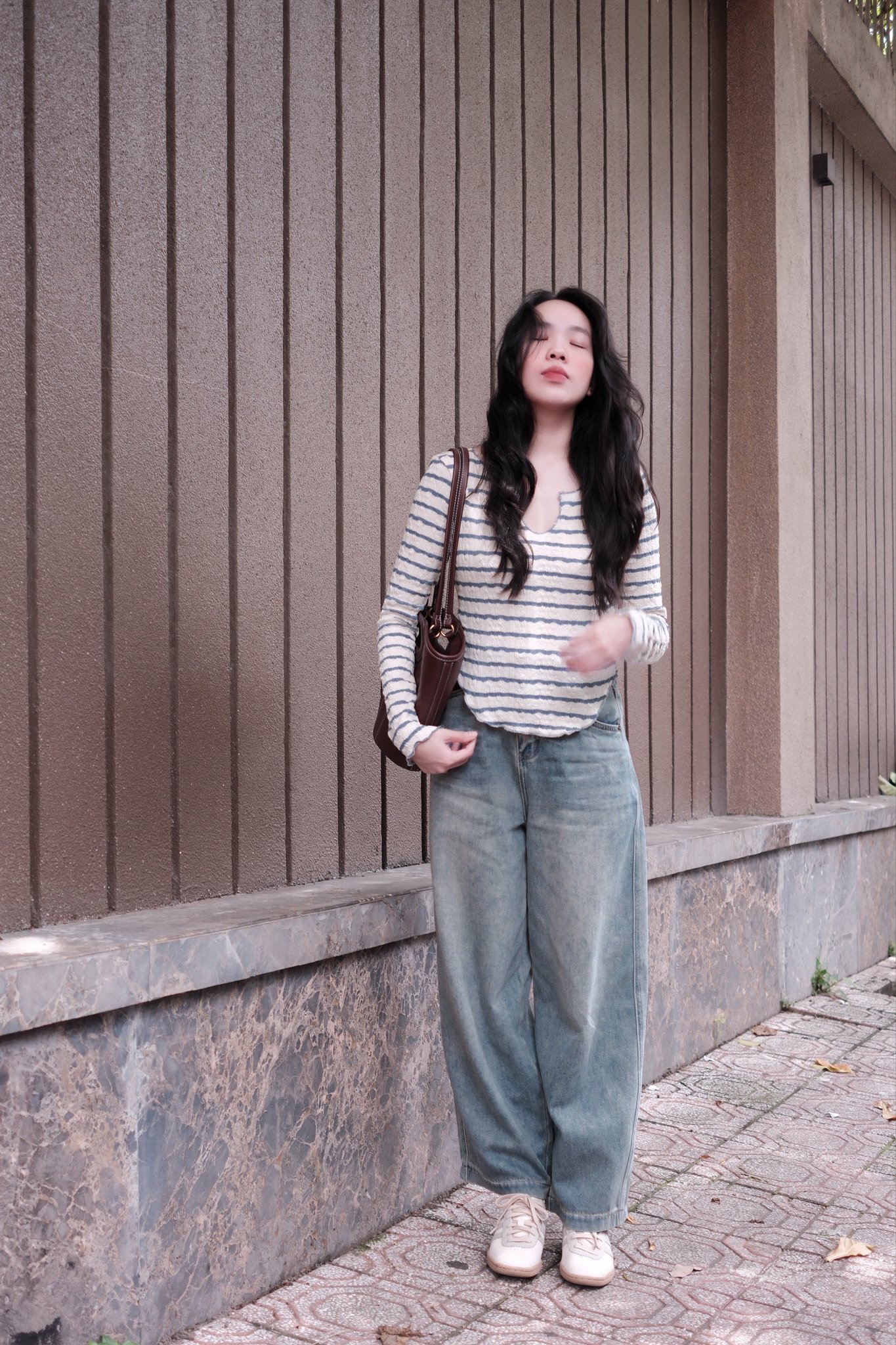 Áo Croptop Len Tay Dài Kẻ Ngang Cổ Chữ V - Phong Cách Thời Trang Năng Động - Ảnh 9