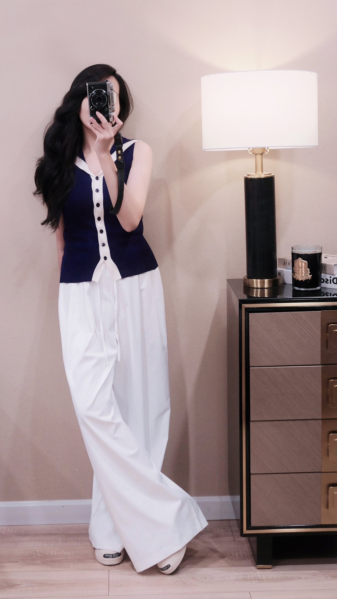 Áo Len Cổ V Sát Nách Nút Dọc Thanh Lịch - Đi Chơi, Du Lịch - Ảnh 3