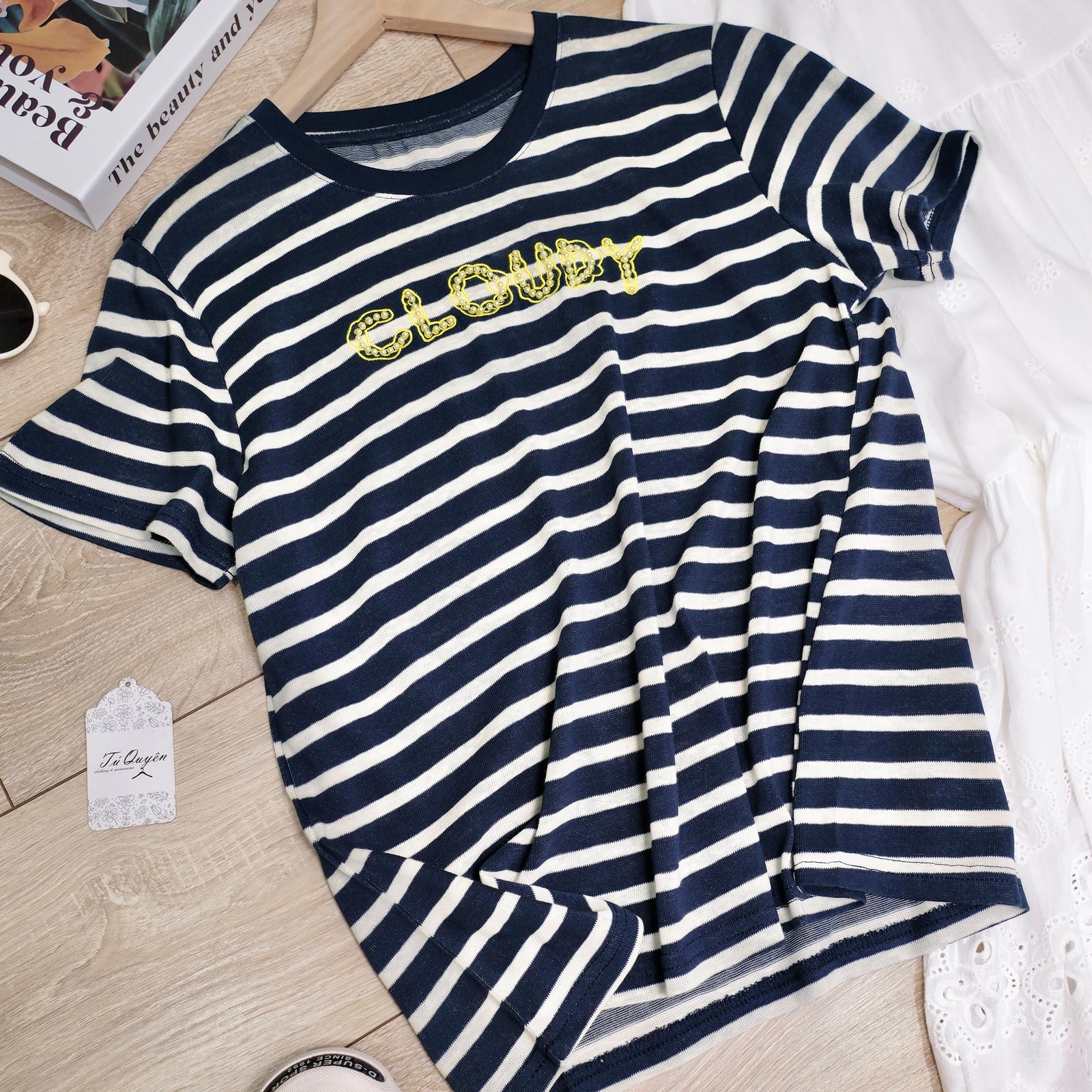 Áo Len Sọc Cổ Tròn Đính Hạt Tay Ngắn Phong Cách Thời Trang - Ảnh 4