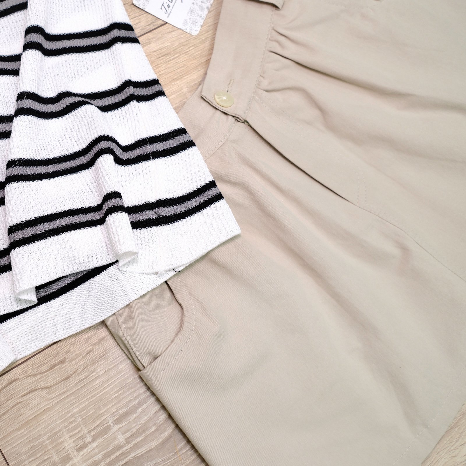 "Áo Len Cổ Bẻ Kẻ Sọc Ngang Tay Ngắn - Phong Cách Thời Trang Hàn Quốc, Chất Liệu Len Cao Cấp, Dễ Phối Đồ, Thích Hợp Đi Chơi, Đi Làm" - Ảnh 4