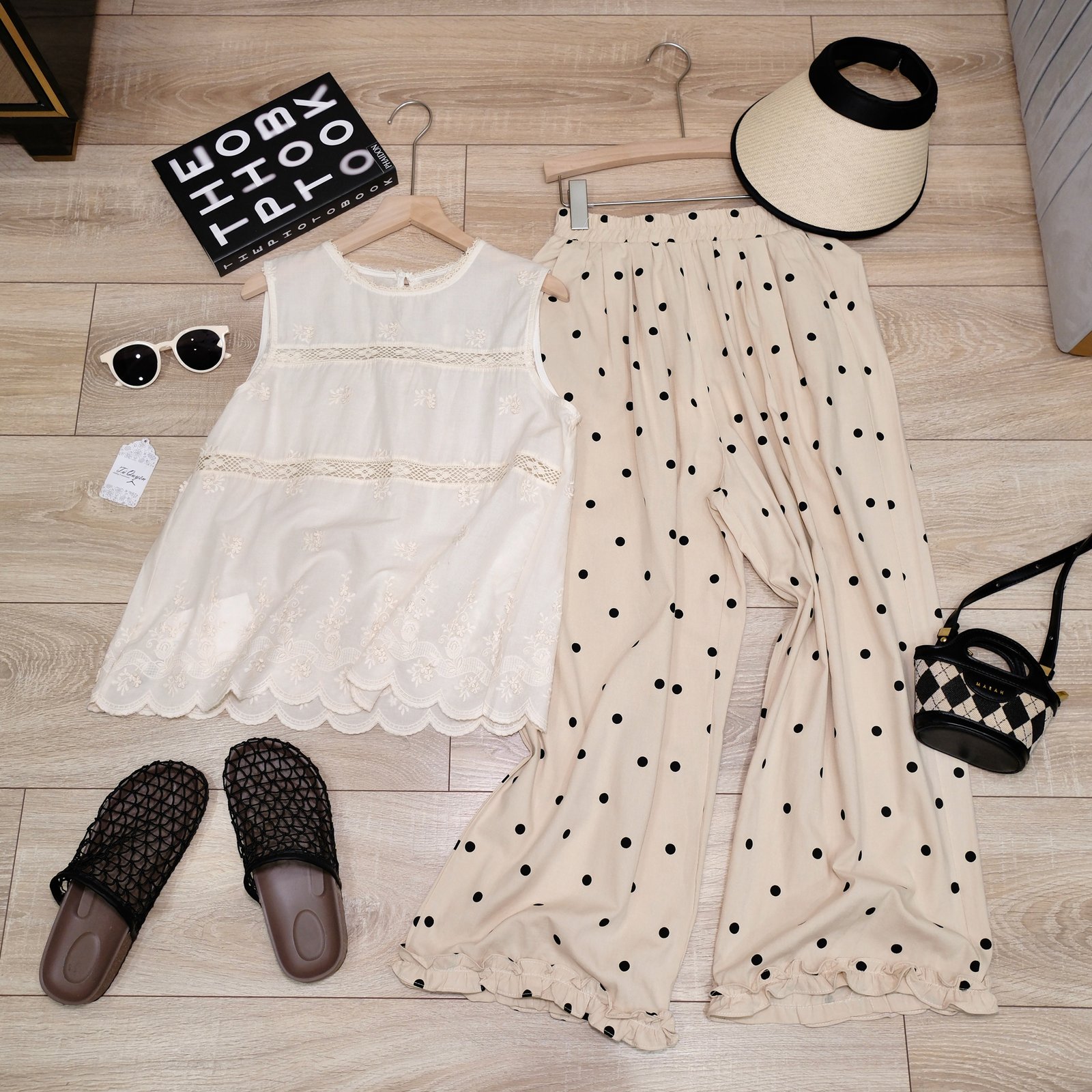 Áo Sơ Mi Cổ Tròn Viền Ren Thêu Hoa Tay Sát Nách Đi Chơi Chất Thô - Ảnh 5