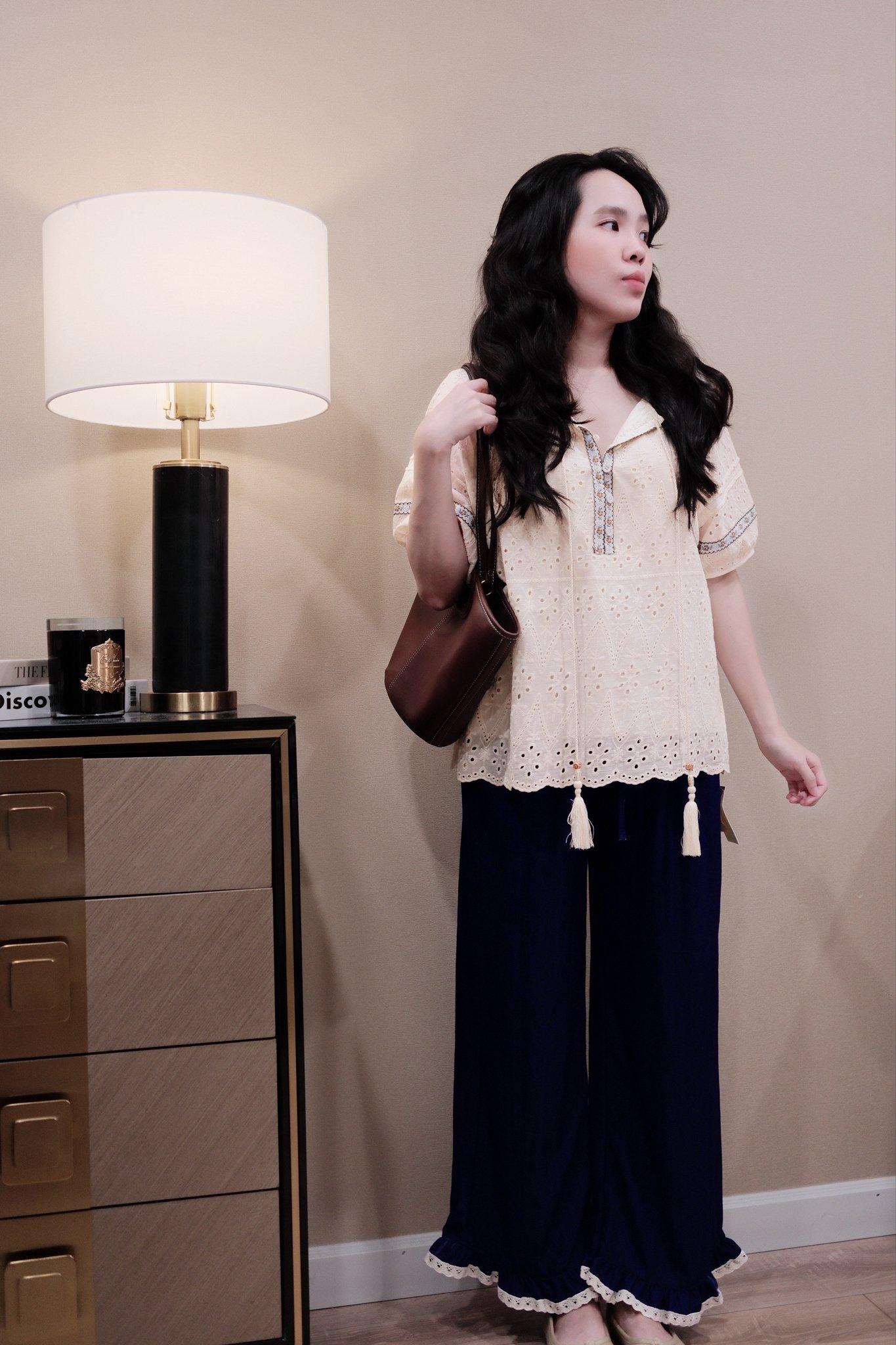 Áo Sơ Mi Nữ Thô Ren Cổ Tròn Thêu Hoa Tay Ngắn - Phong Cách Thanh Lịch - Ảnh 3